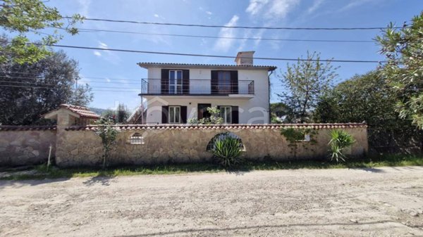 casa indipendente in vendita a Fara in Sabina in zona Passo Corese