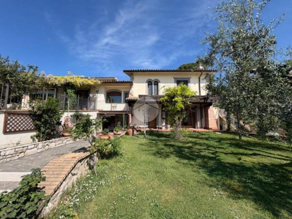 casa indipendente in vendita a Fara in Sabina in zona Passo Corese