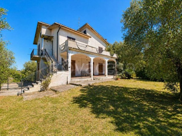 casa indipendente in vendita a Fara in Sabina in zona Passo Corese
