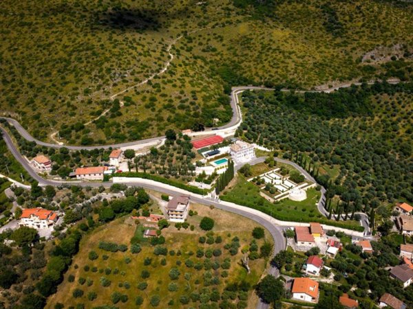 villa in vendita a Fara in Sabina in zona Coltodino