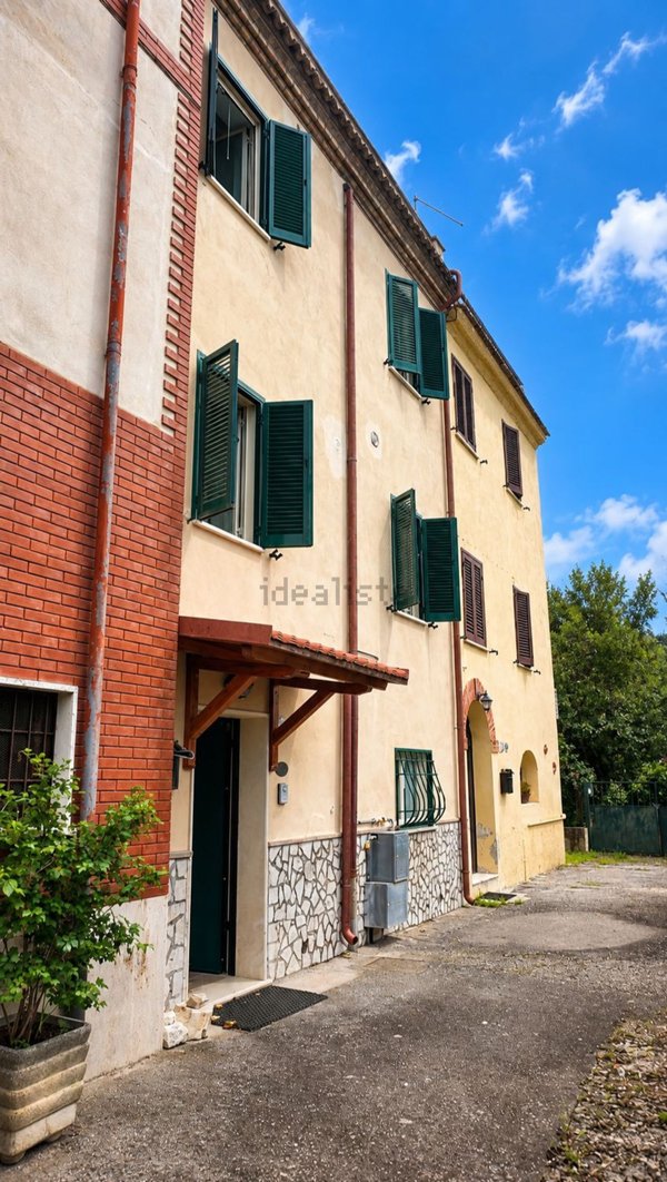 casa indipendente in vendita a Fara in Sabina in zona Canneto Sabino