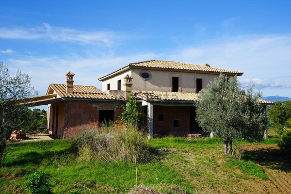 casa indipendente in vendita a Fara in Sabina