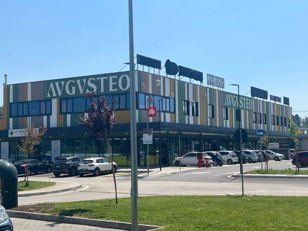 negozio in vendita a Fara in Sabina in zona Passo Corese