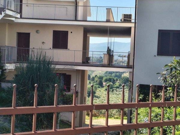 appartamento in vendita a Fara in Sabina in zona Coltodino