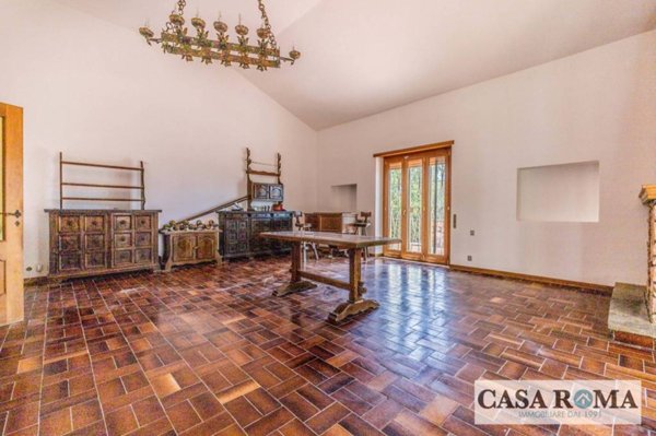 casa indipendente in vendita a Fara in Sabina
