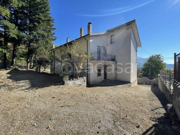 casa indipendente in vendita a Fiamignano in zona Santa Lucia