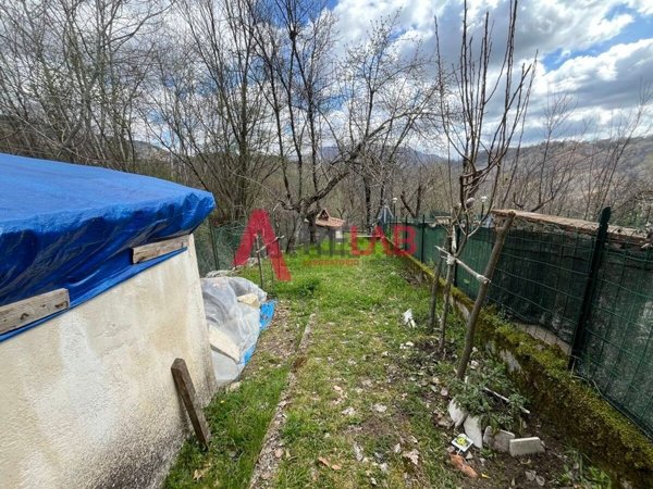 appartamento in vendita a Fiamignano in zona Sant'Agapito