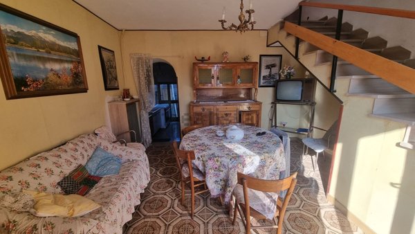 appartamento in vendita a Fiamignano in zona Santa Lucia