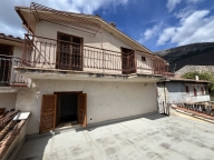 appartamento in vendita a Fiamignano in zona Sant'Agapito