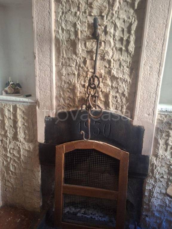 casa indipendente in vendita a Fiamignano