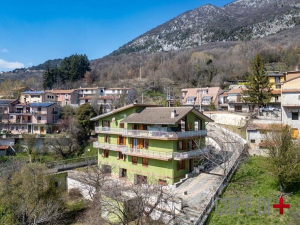 casa indipendente in vendita a Fiamignano in zona Sant'Agapito