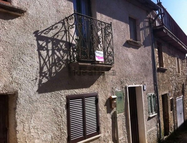 appartamento in vendita a Fiamignano in zona Arapetrianni