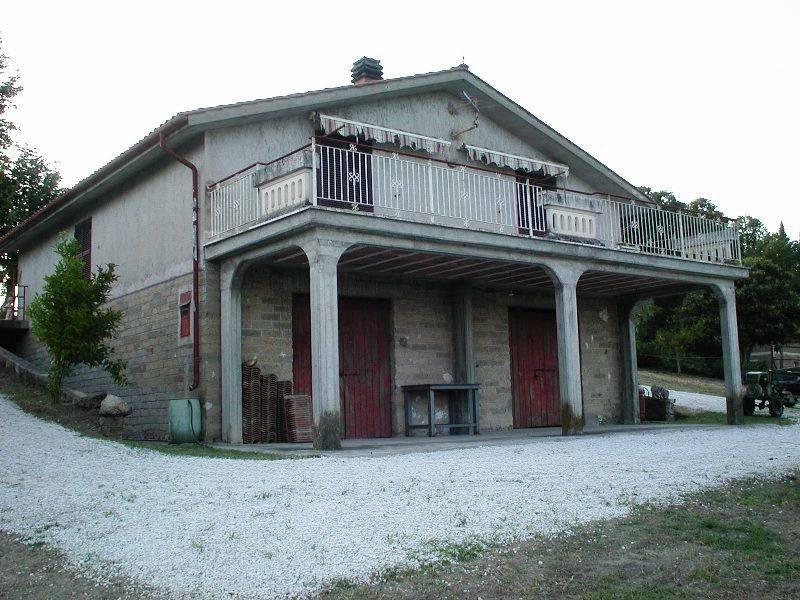 casa indipendente in vendita a Forano