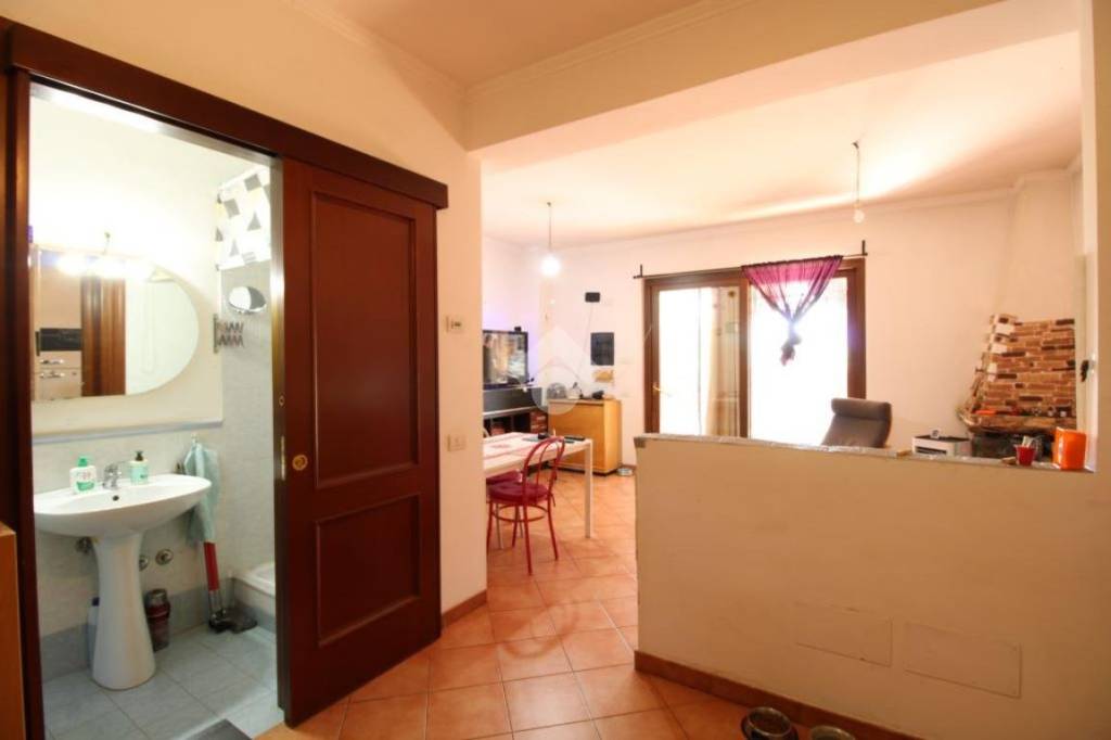 casa indipendente in vendita a Forano
