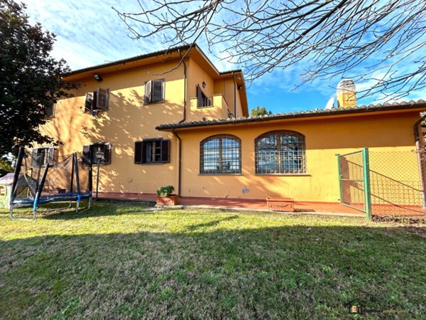 casa indipendente in vendita a Forano