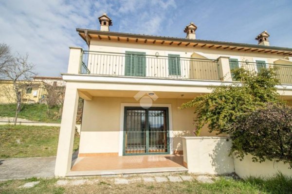 casa indipendente in vendita a Forano