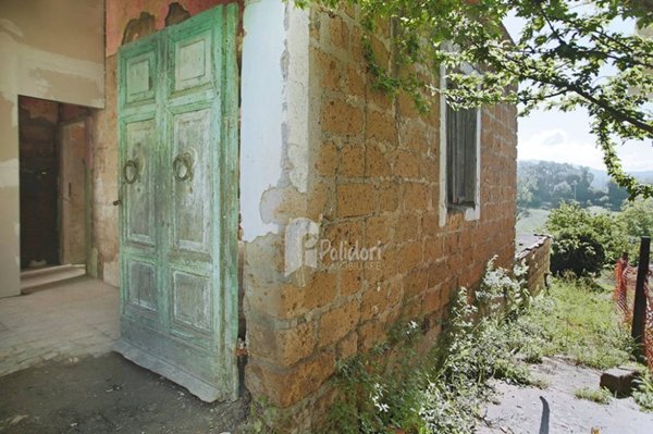 casa indipendente in vendita a Forano