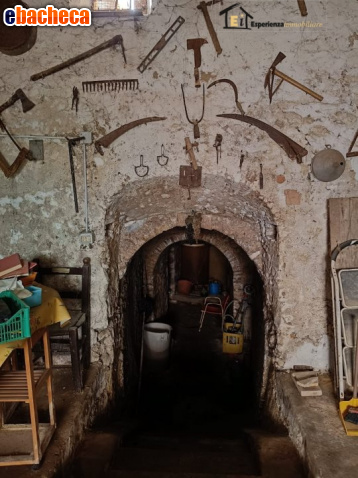 locale di sgombero in vendita a Forano