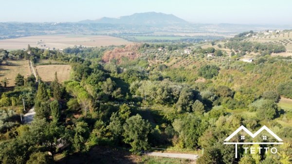 locale di sgombero in vendita a Forano