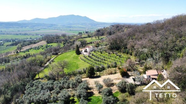 casa indipendente in vendita a Forano
