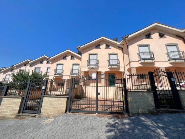 casa indipendente in vendita a Forano