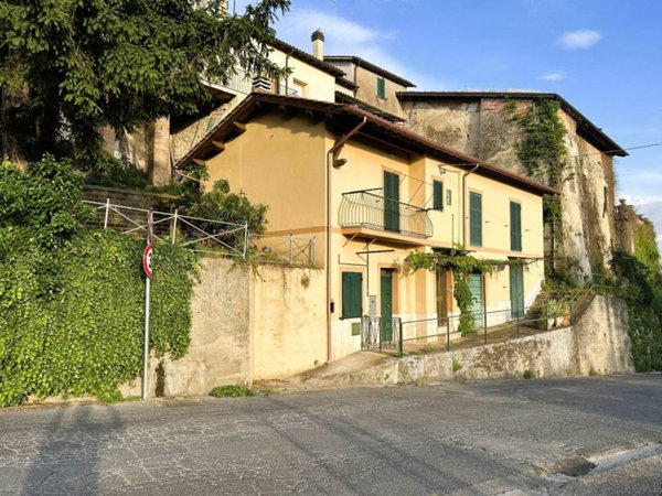 casa indipendente in vendita a Forano