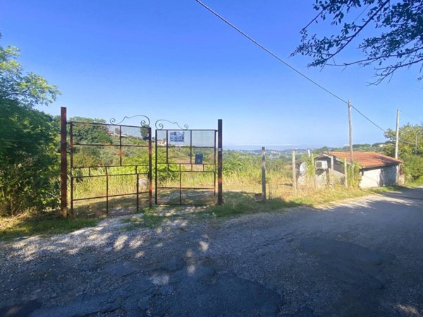 casa indipendente in vendita a Forano