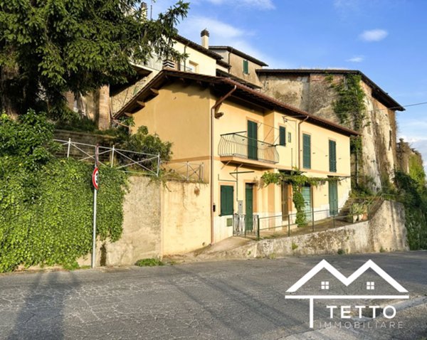 casa indipendente in vendita a Forano