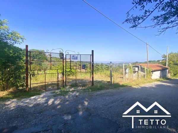 casa indipendente in vendita a Forano