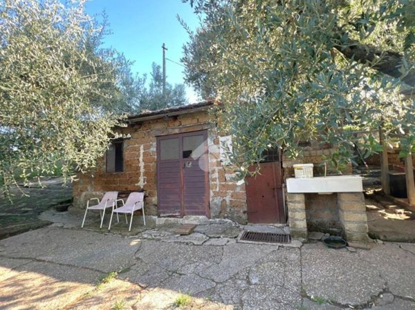 casa indipendente in vendita a Forano