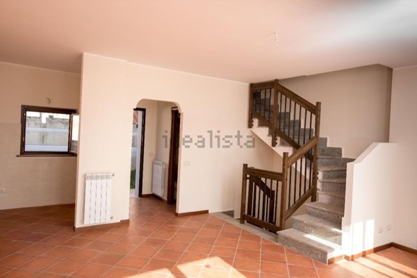 casa indipendente in vendita a Forano