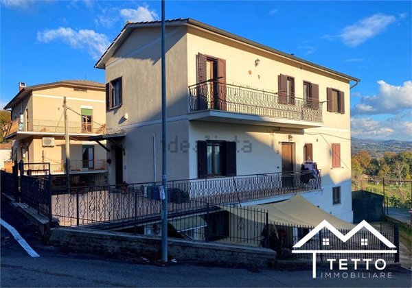 casa semindipendente in vendita a Forano