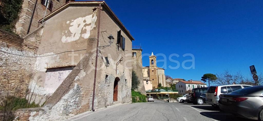 casa indipendente in vendita a Forano