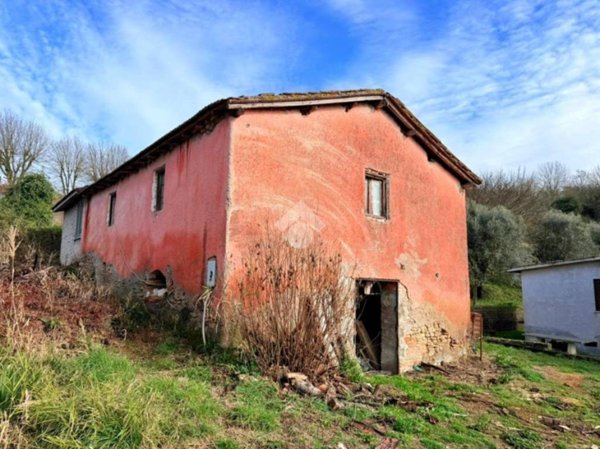 casa indipendente in vendita a Forano