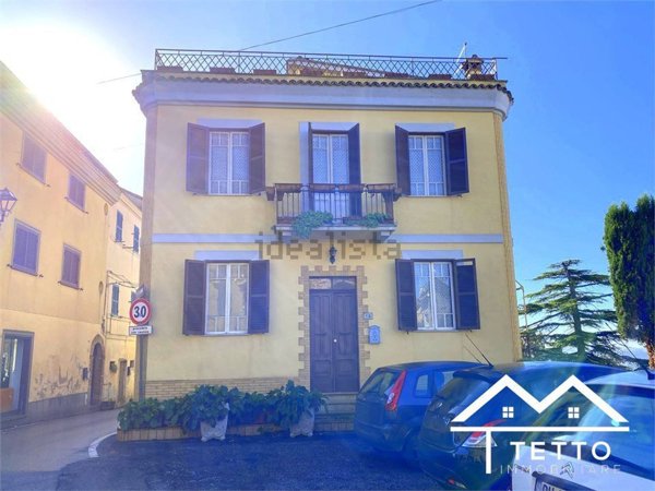 casa indipendente in vendita a Forano