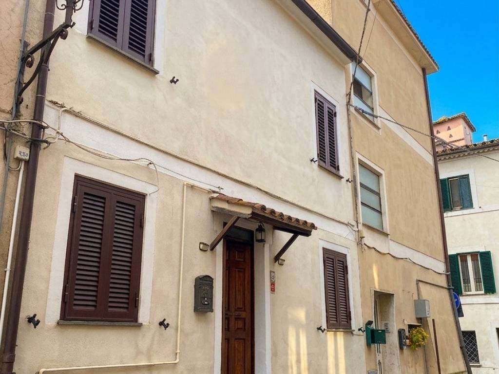 casa indipendente in vendita a Forano