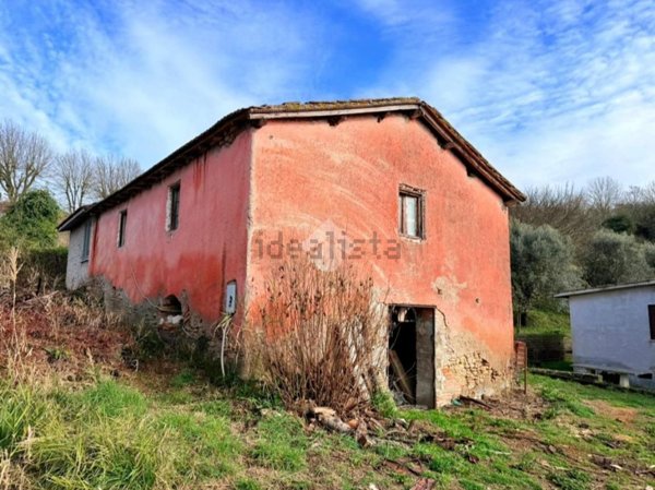 casa indipendente in vendita a Forano