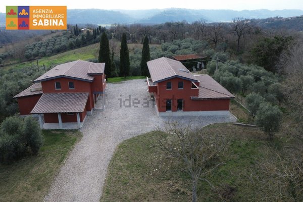 casa indipendente in vendita a Forano