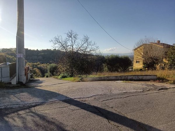 casa indipendente in vendita a Forano