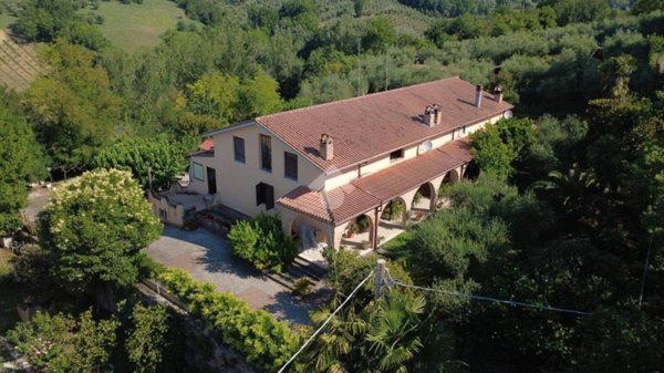 casa indipendente in vendita a Forano