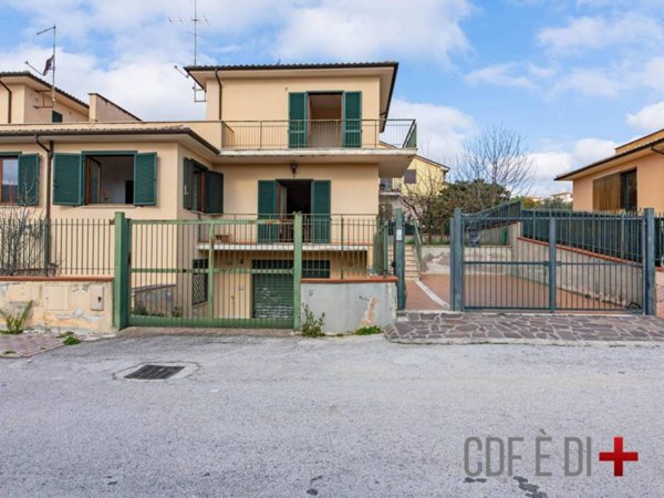 casa indipendente in vendita a Frasso Sabino
