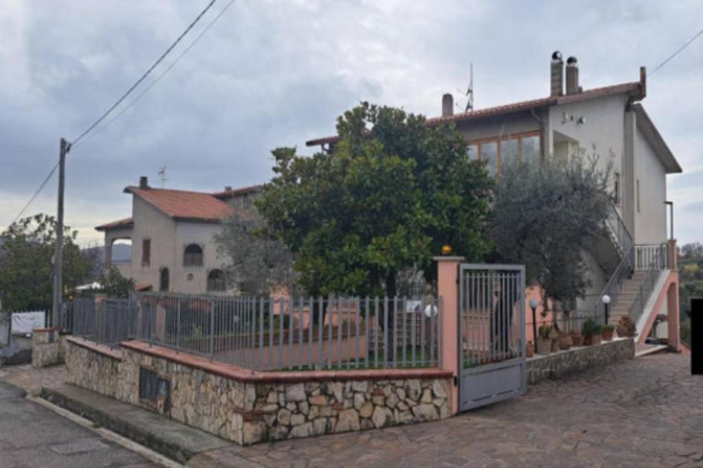 appartamento in vendita a Frasso Sabino
