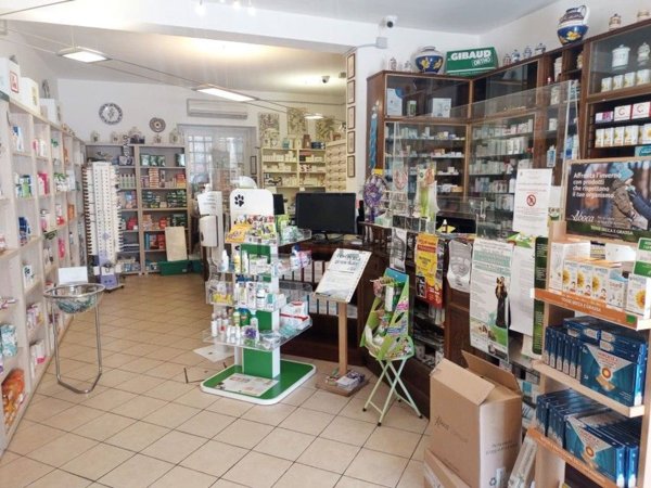 locale commerciale in vendita a Greccio