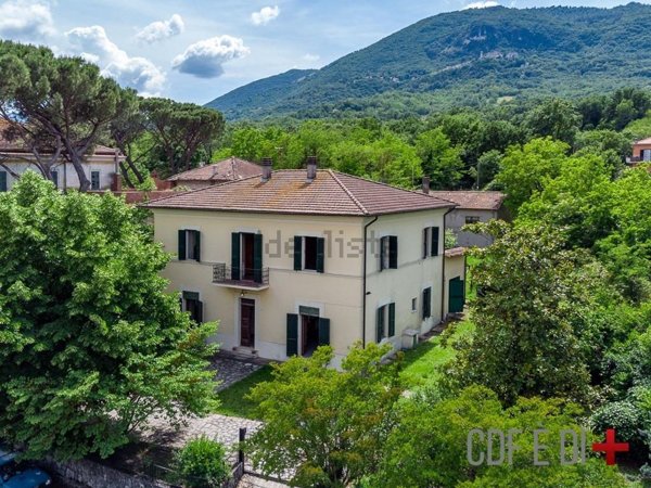 casa indipendente in vendita a Greccio