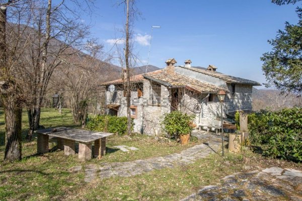 casa semindipendente in vendita a Greccio