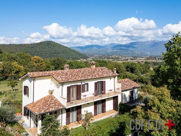 casa indipendente in vendita a Greccio