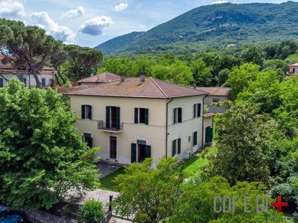 casa indipendente in vendita a Greccio