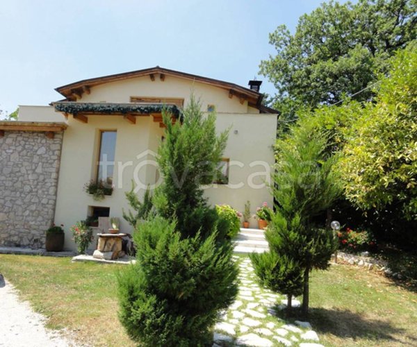 casa indipendente in vendita a Greccio