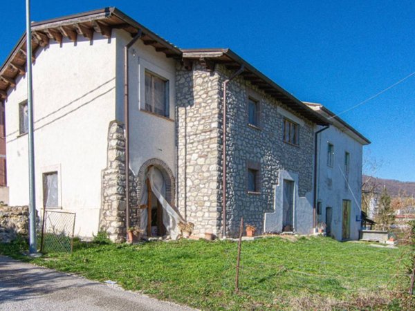 casa indipendente in vendita a Greccio