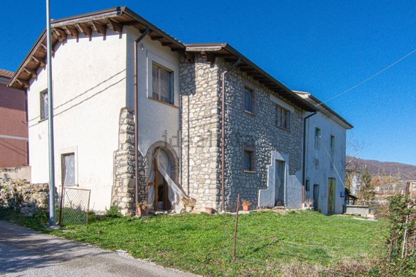 casa indipendente in vendita a Greccio